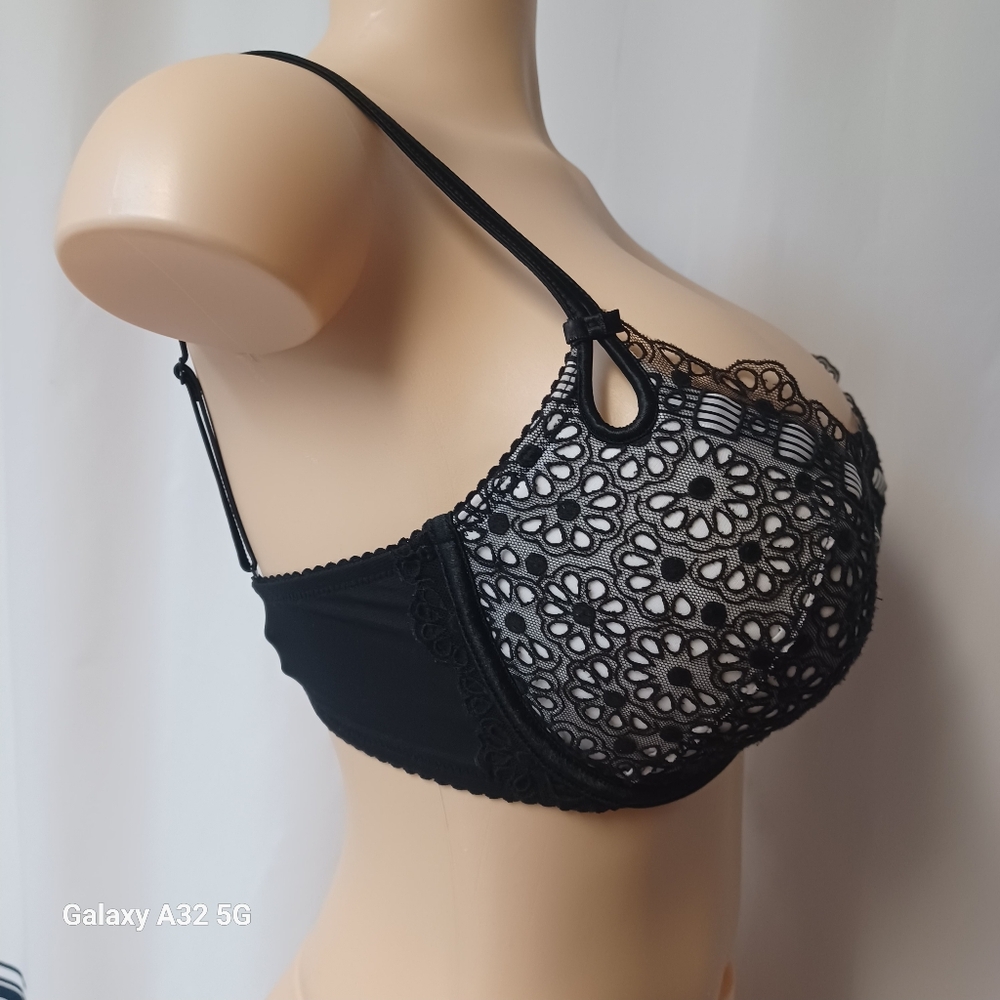 Victoria's Secret Black Lace Push-Up Bra 34DD - Picture 5 of 15